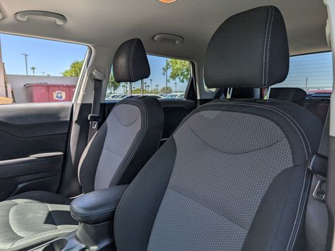 Used 2017 Kia Soul + w/ Designer's Package FWD image 20
