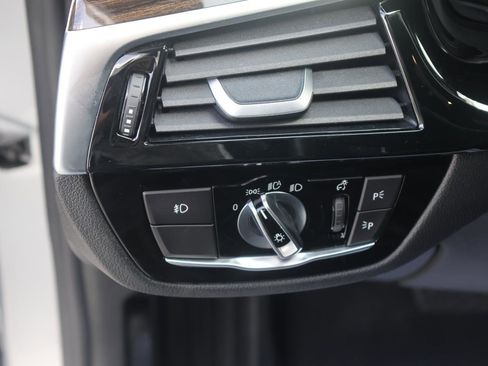 Used 2018 BMW 530i xDrive image 14