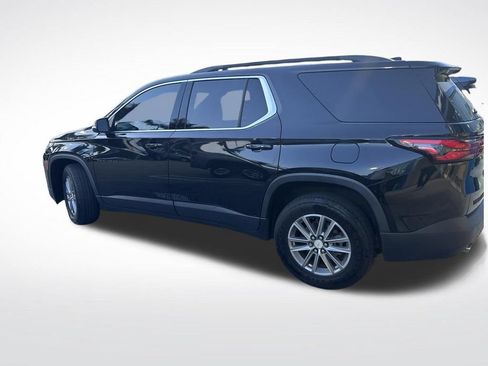 Used 2022 Chevrolet Traverse LT FWD image 2