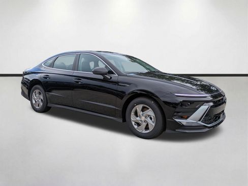 New 2026 Hyundai Sonata SE FWD image 2