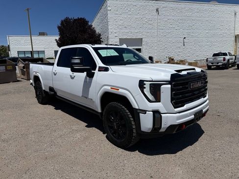 Used 2024 GMC Sierra 3500 AT4 w/ AT4 Premium Plus Package AWD/4WD image 3