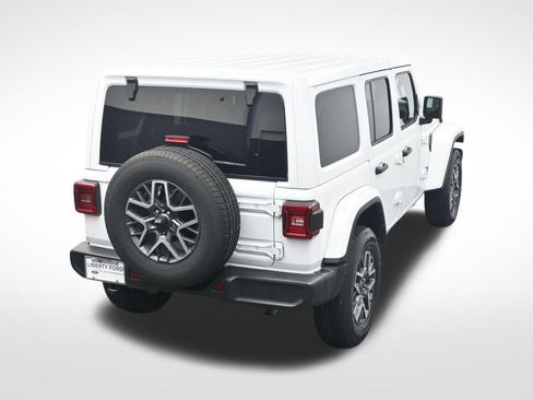 Used 2025 Jeep Wrangler Unlimited Sahara AWD/4WD image 29