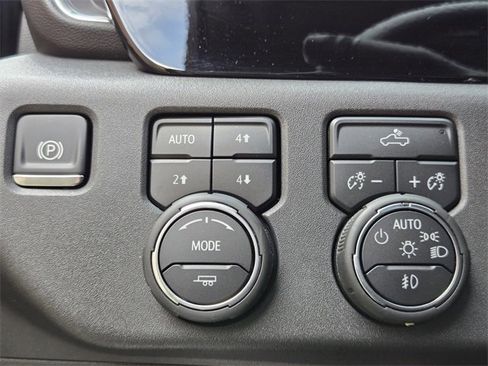 Used 2024 Chevrolet Silverado 1500 LT Trail Boss w/ Protection Package image 30