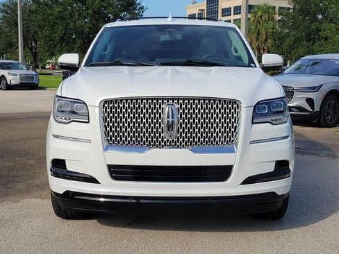 Certified 2024 Lincoln Navigator L Reserve AWD/4WD image 2