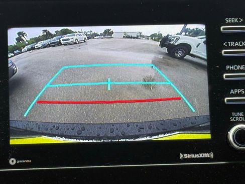 Used 2022 Toyota Camry SE FWD image 14