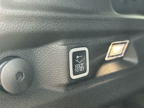 New 2026 Jeep Grand Cherokee L Laredo image 8