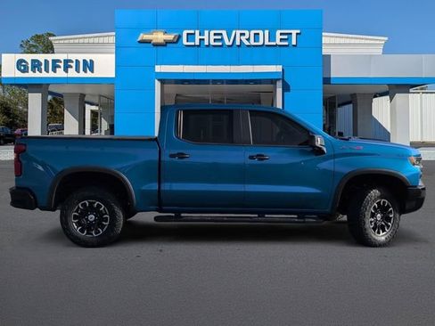 Used 2022 Chevrolet Silverado 1500 ZR2 image 3