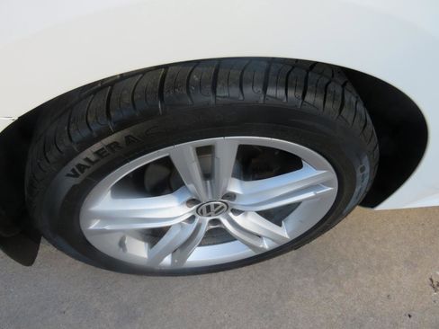 Used 2013 Volkswagen Passat TDI SEL Premium image 30