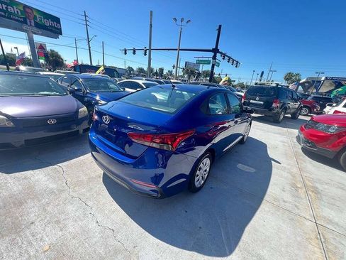 Used 2021 Hyundai Accent SE FWD image 7