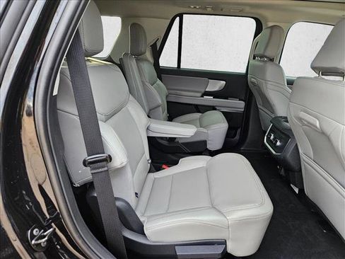 Used 2025 Ford Expedition Active RWD image 19