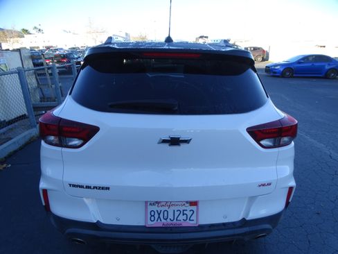 Used 2021 Chevrolet TrailBlazer RS w/ Technology Package image 3