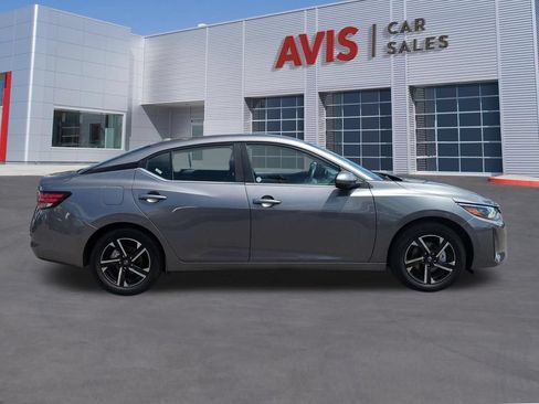 Used 2025 Nissan Sentra SV FWD image 5
