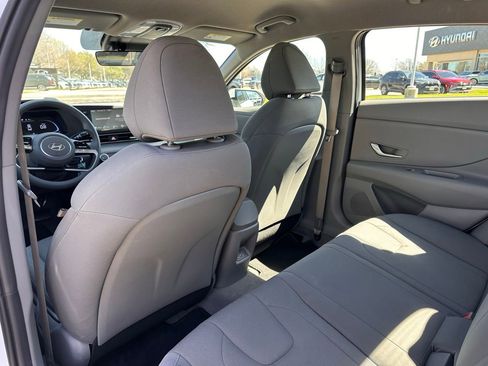 Certified 2024 Hyundai Elantra SE image 14