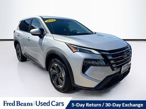 Used 2024 Nissan Rogue SV AWD/4WD image 1