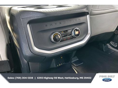 Certified 2025 Ford Expedition Platinum w/ Driver's Package AWD/4WD image 25