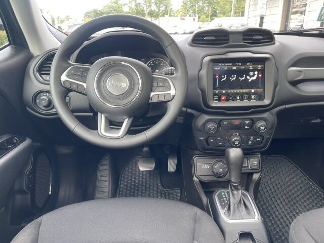 Used 2023 Jeep Renegade Altitude w/ Sun/Sound Group AWD/4WD image 16