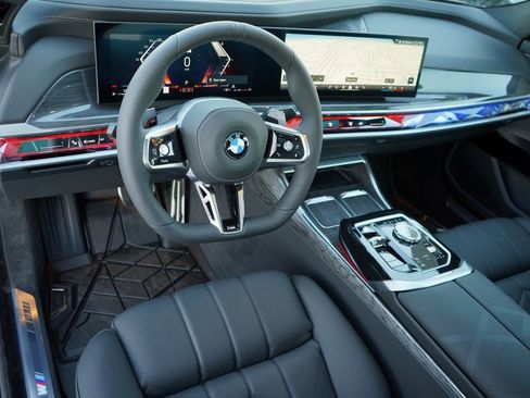 New 2026 BMW 760i xDrive w/ Premium Package image 13