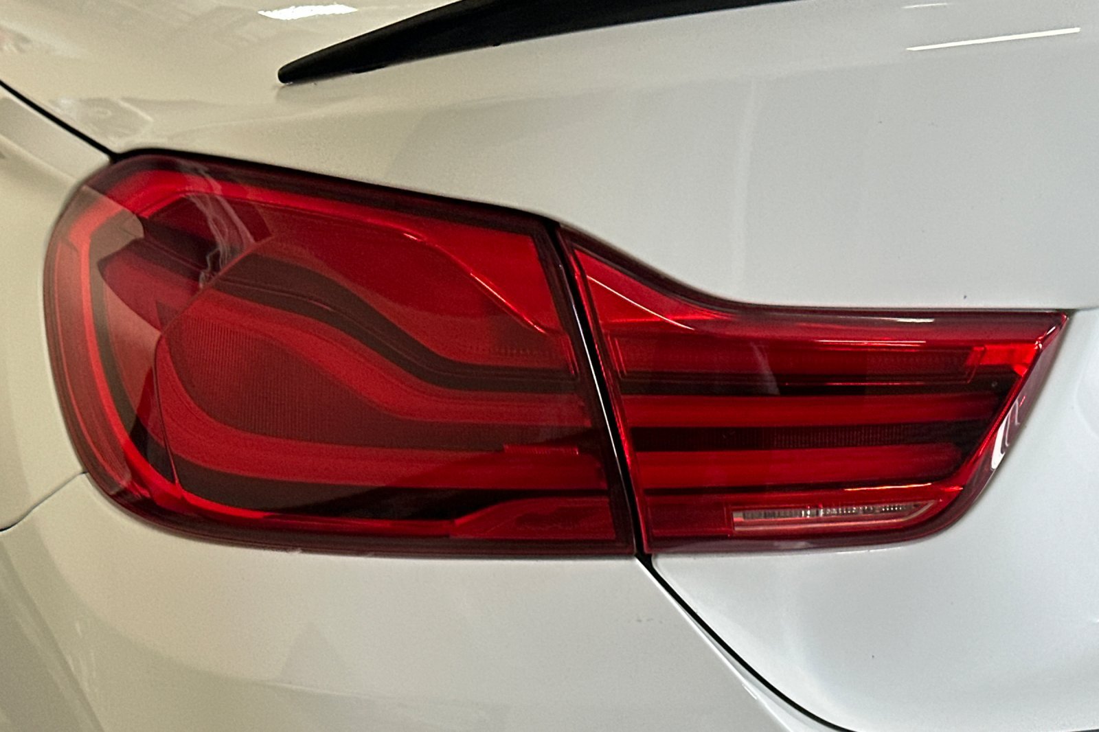 Used 2018 BMW M4 Convertible w/ Executive Package RWD image 48