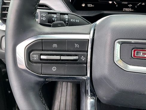 Used 2025 GMC Acadia Elevation FWD image 19