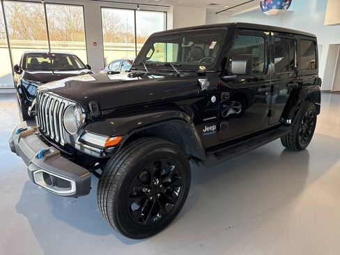 Used 2022 Jeep Wrangler Unlimited Sahara w/ Cold Weather Group image 2