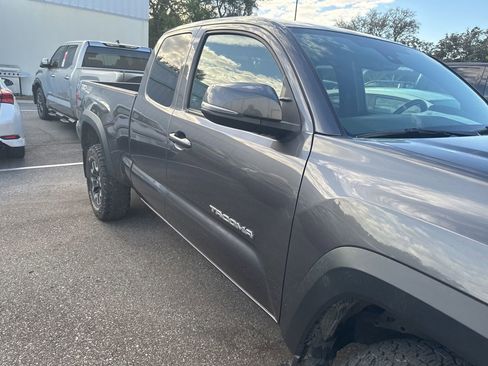 Used 2019 Toyota Tacoma TRD Off-Road image 5