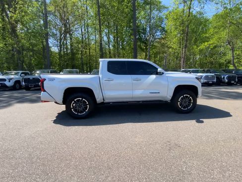 Used 2024 Toyota Tacoma TRD Sport w/ TRD Sport Upgrade Package AWD/4WD image 17