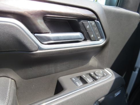 Used 2025 Chevrolet Silverado 1500 LTZ w/ Technology Package AWD/4WD image 15