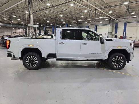 New 2026 GMC Sierra 3500 Denali Ultimate AWD/4WD image 8