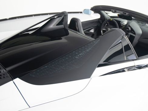 Used 2024 McLaren 750S Spider image 47