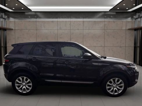 Used 2017 Land Rover Range Rover Evoque SE image 7