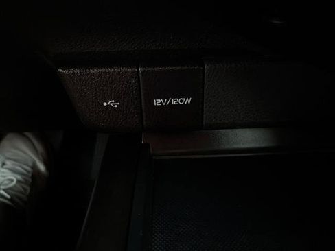 Used 2024 Toyota Camry SE image 23