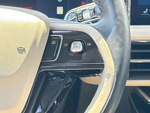 Certified 2025 Lincoln Corsair Reserve AWD/4WD image 16