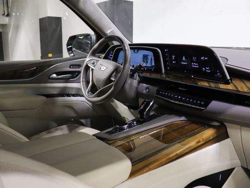 Used 2023 Cadillac Escalade ESV Sport Platinum AWD/4WD image 28