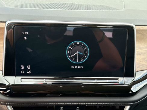 Used 2025 Volkswagen Atlas SE FWD image 25