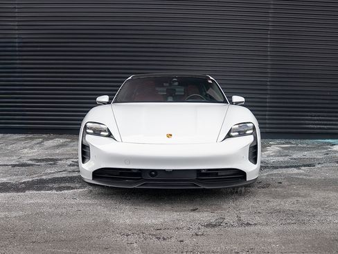 Certified 2023 Porsche Taycan GTS image 27