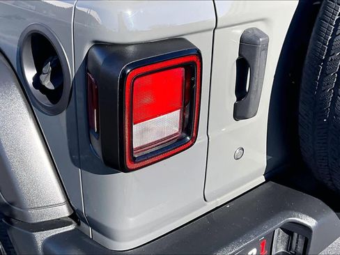 Used 2020 Jeep Wrangler Unlimited Sport image 28
