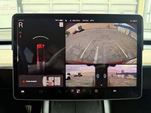Used 2022 Tesla Model Y Performance AWD/4WD image 13