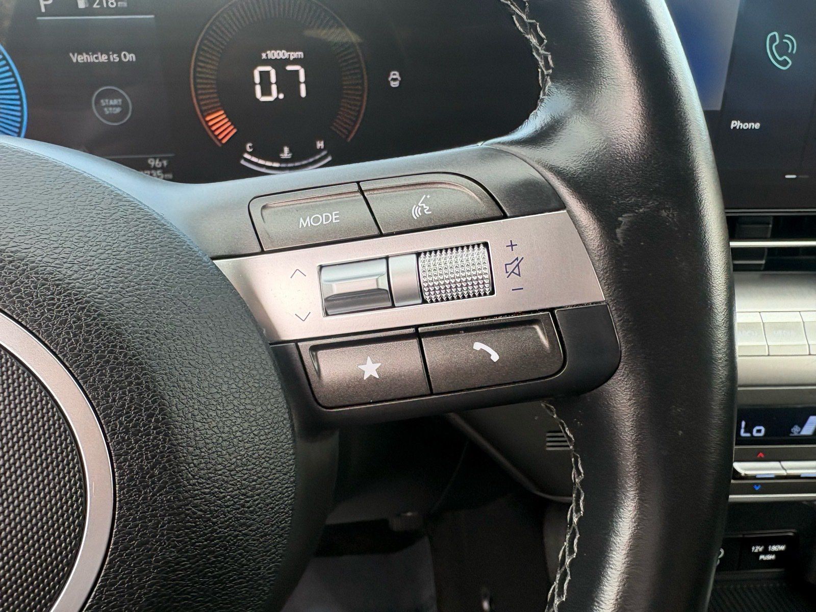 Used 2025 Hyundai Kona SEL AWD/4WD image 23