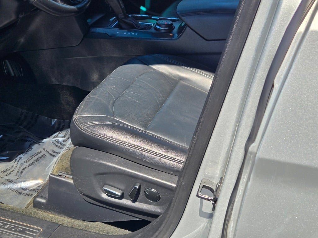 Used 2016 Ford Explorer XLT w/ Equipment Group 202A AWD/4WD image 23