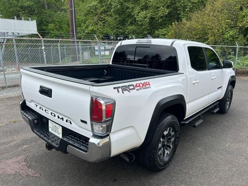 Used 2020 Toyota Tacoma TRD Off-Road AWD/4WD image 5