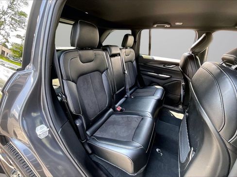 Certified 2023 Jeep Grand Cherokee Altitude AWD/4WD image 24