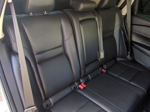 Used 2024 Nissan Rogue SL w/ SL Premium Package image 25