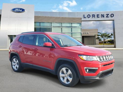 Used 2018 Jeep Compass Latitude image 3