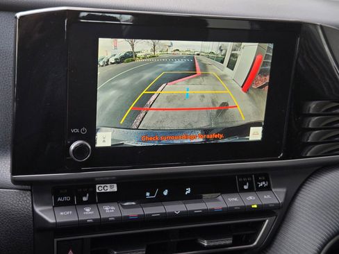 Certified 2025 Toyota Camry SE w/ Convenience Package image 14