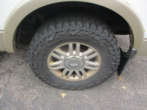 Used 2010 Ford F150 4x4 SuperCrew image 3