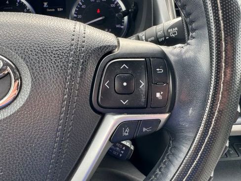 Used 2018 Toyota Highlander Limited Platinum image 23