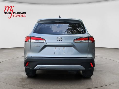 Used 2022 Toyota Corolla Cross L FWD image 11