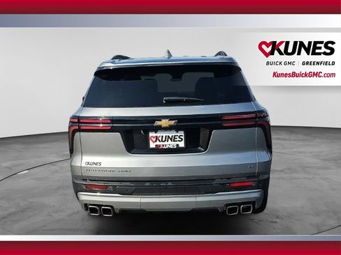 Used 2024 Chevrolet Traverse LT AWD/4WD image 6