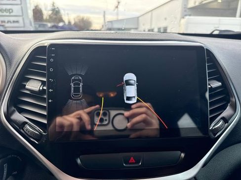 Used 2015 Jeep Cherokee Latitude image 24