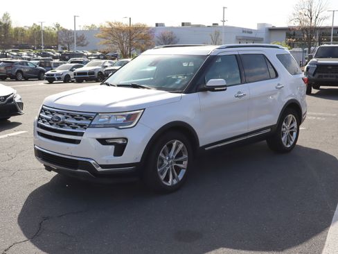 Used 2018 Ford Explorer Limited w/ Equipment Group 301A image 5